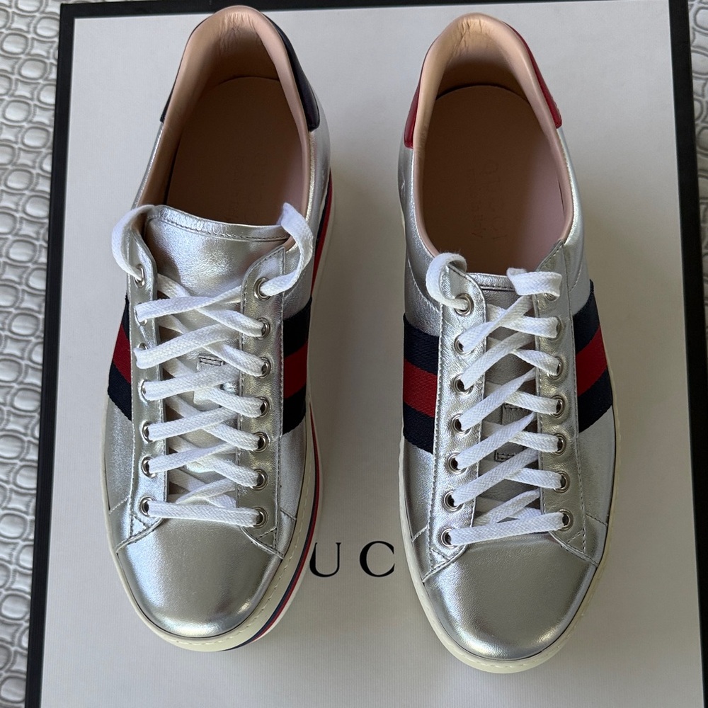 Gucci Silver Metallic Leather Platform Sneakers with Red & Blue Stripes - Picture 2 of 7
